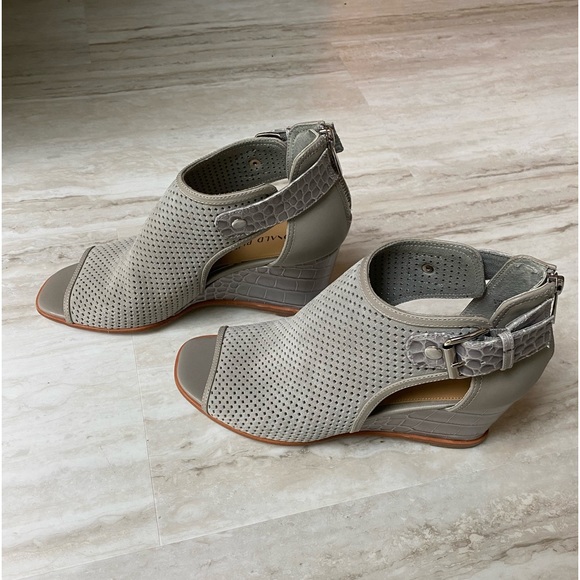 Donald j. Pliner Lottie Ankle Booties In Gray with original box. Like New - Picture 4 of 12